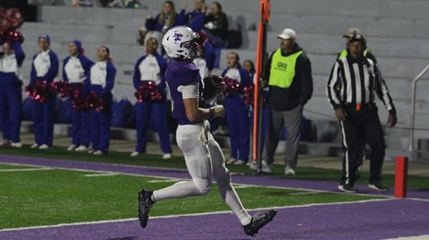 Estep's four touchdowns lead Elder past Bishop Chatard 31-21